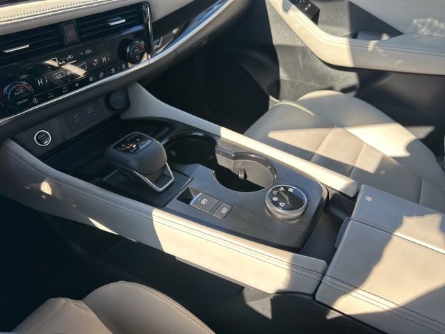 Used 2023 Nissan Rogue SL w/ SL Premium Package image 23