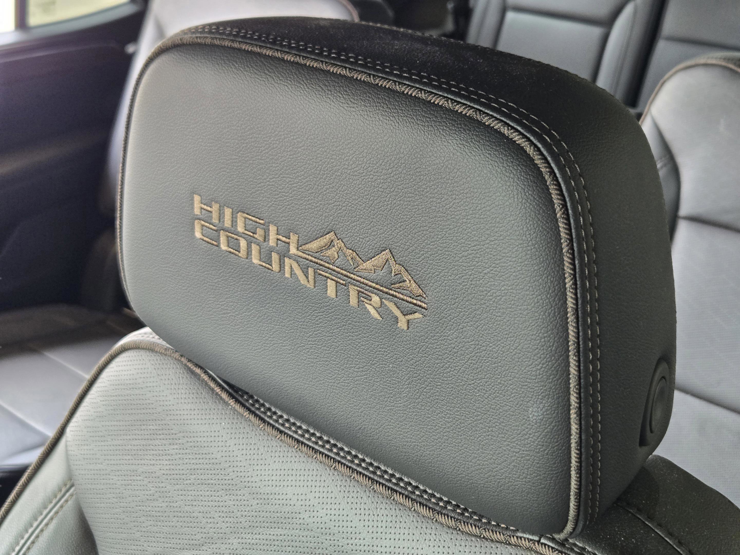 Used 2021 Chevrolet Tahoe High Country w/ Premium Package RWD image 13