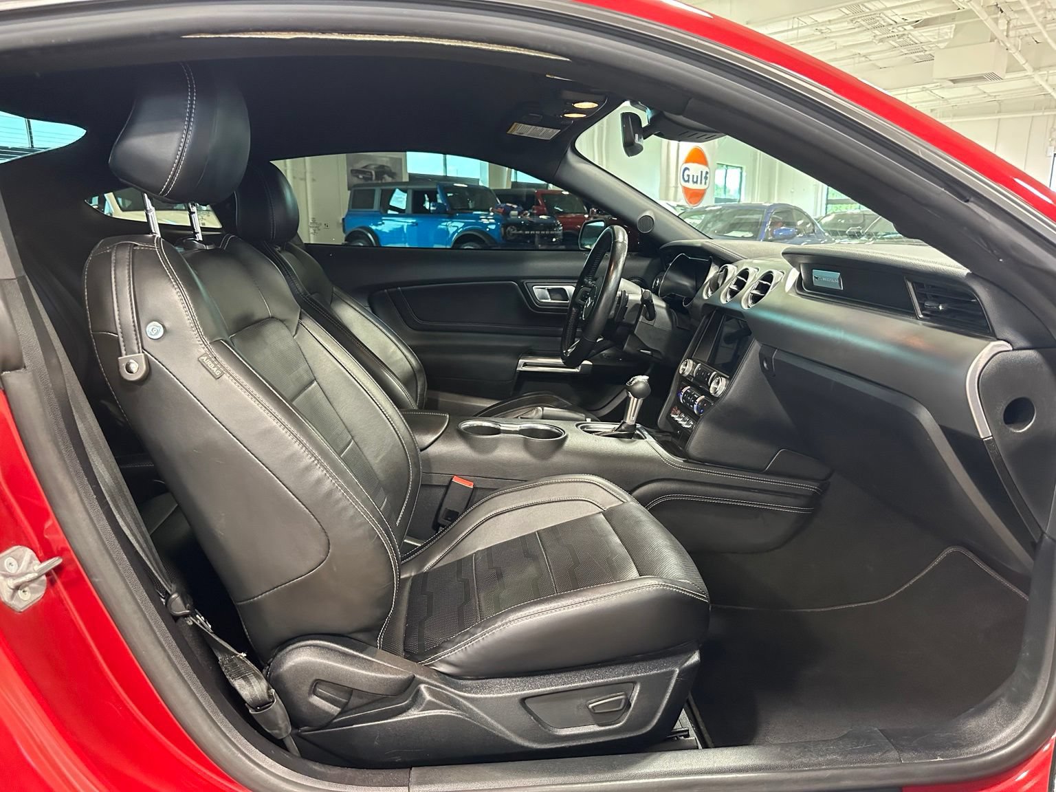 Used 2022 Ford Mustang GT Premium w/ Equipment Group 401A RWD image 33