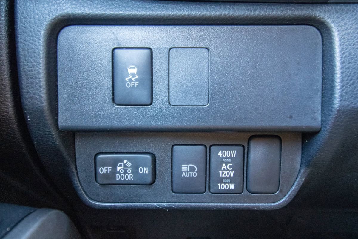 Used 2022 Toyota Tacoma TRD Off-Road image 36