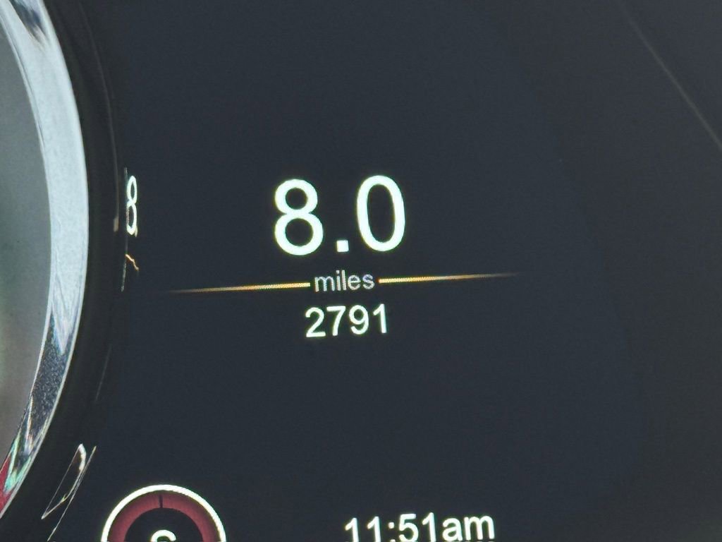 Used 2021 Aston Martin V8 Vantage Coupe image 21