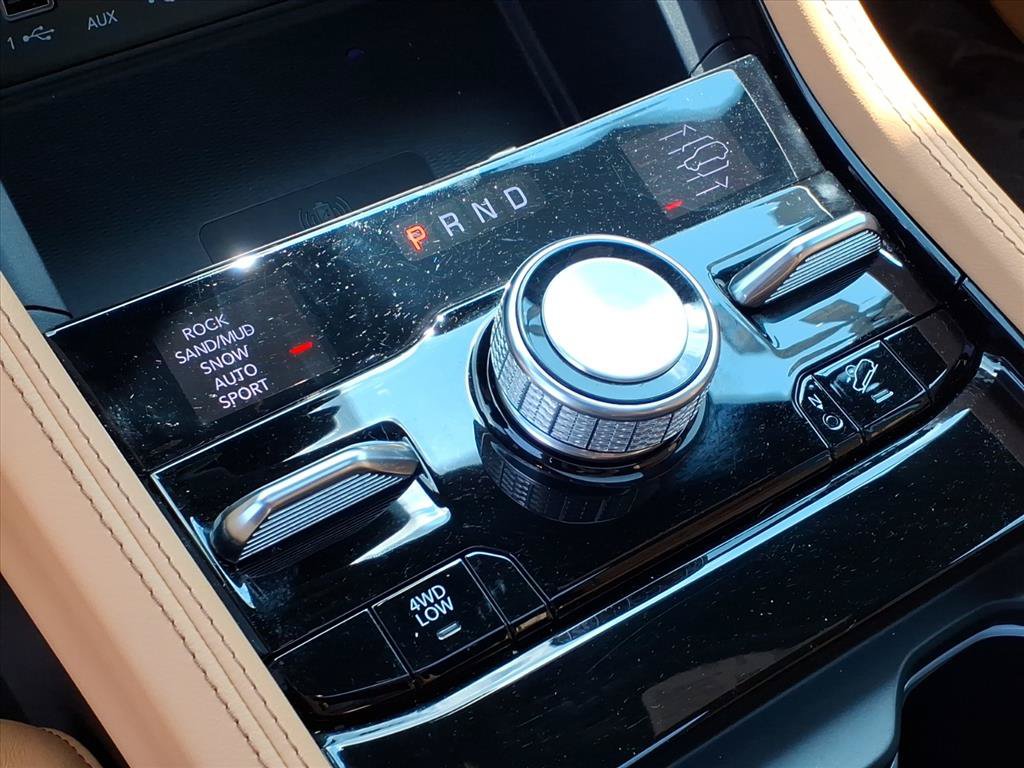 Used 2025 Jeep Grand Cherokee L Summit AWD/4WD image 9