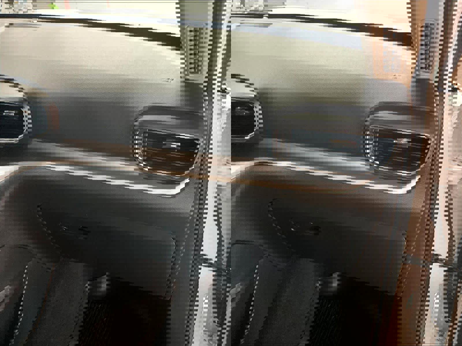 Used 2020 Ford Explorer XLT w/ Equipment Group 202A image 18