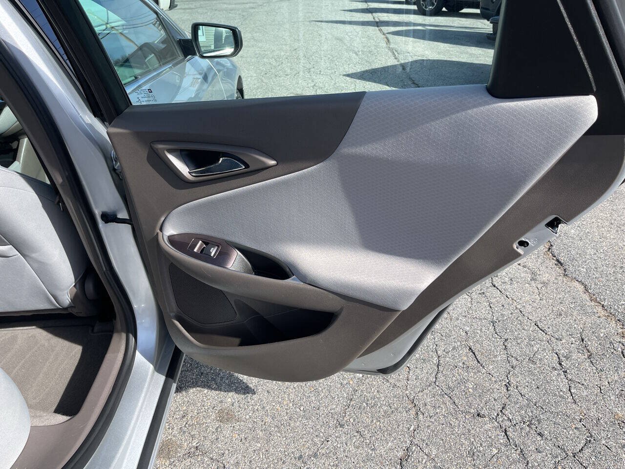 Used 2021 Chevrolet Malibu LT FWD image 20