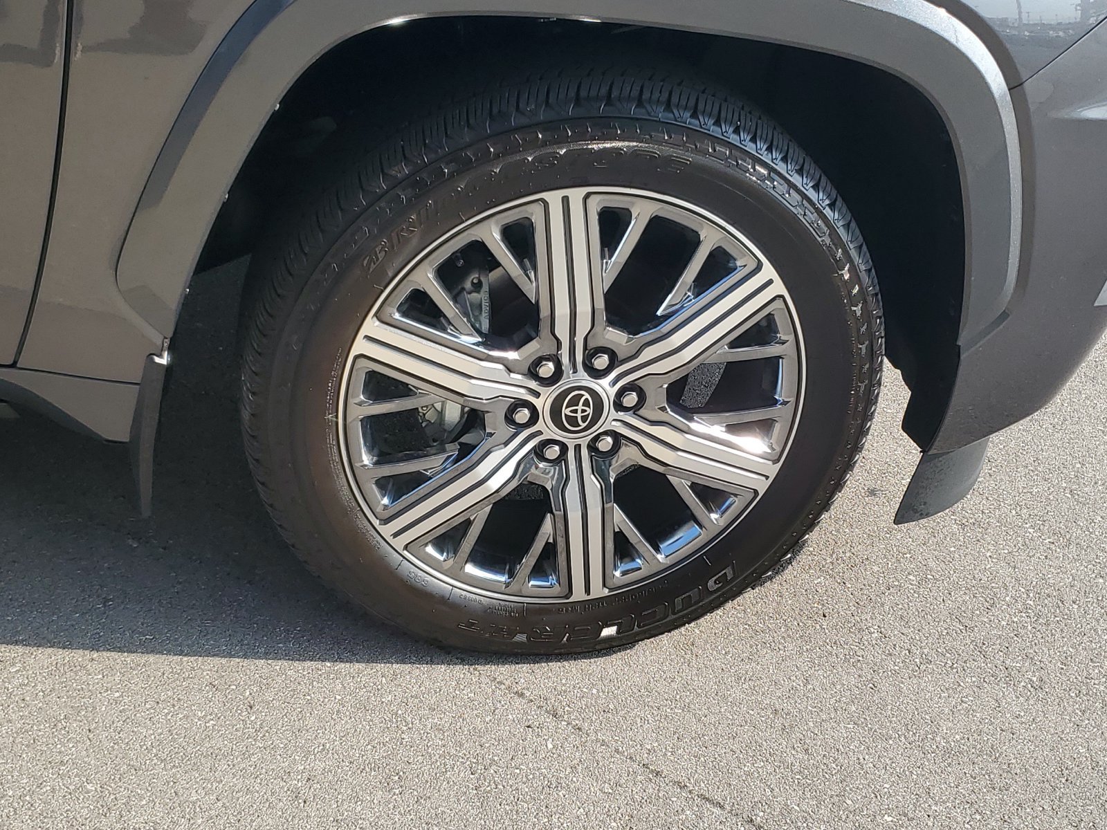 Used 2024 Toyota Sequoia Capstone AWD/4WD image 6