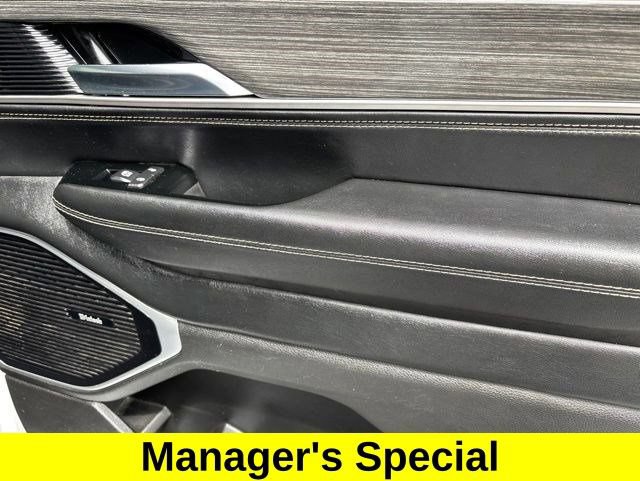 Used 2022 Jeep Wagoneer Series III w/ Premium Group I AWD/4WD image 38