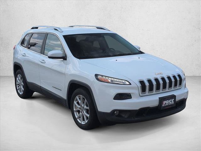 Used 2017 Jeep Cherokee Latitude FWD image 3