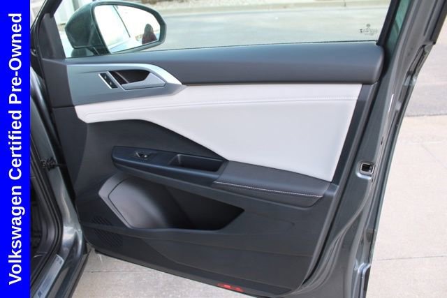 Used 2025 Volkswagen Taos SE w/ Panoramic Sunroof Package image 21