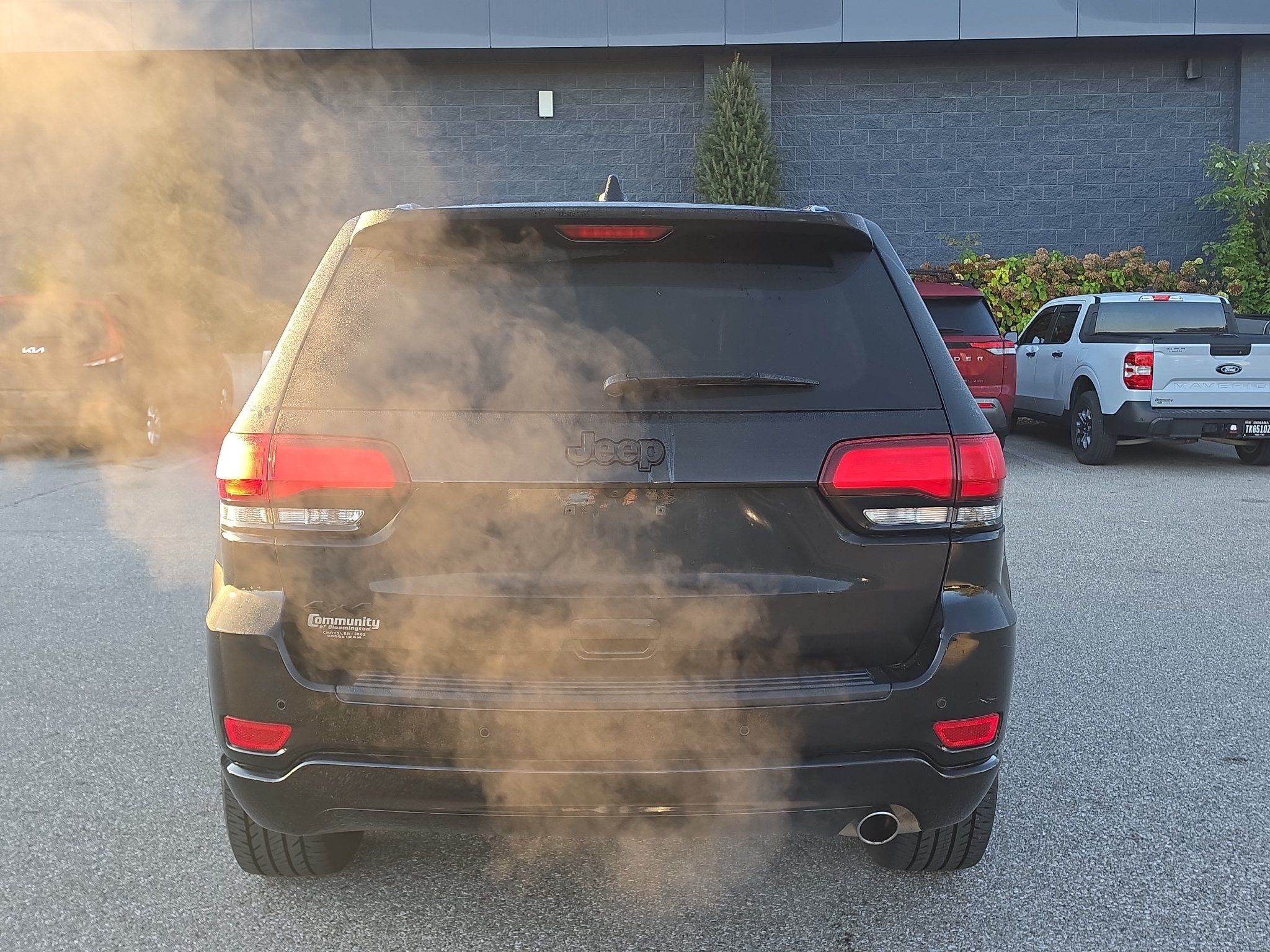 Used 2021 Jeep Grand Cherokee Laredo X AWD/4WD image 6