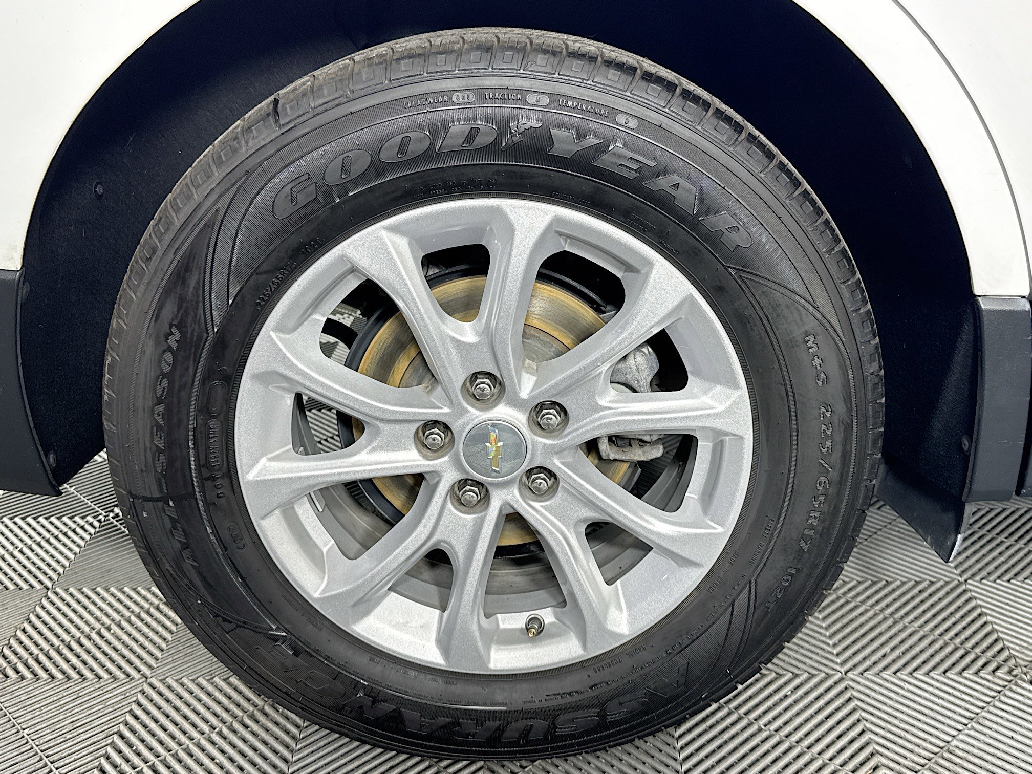Used 2020 Chevrolet Equinox LT FWD image 32