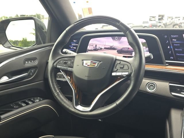 Used 2024 Cadillac Escalade Premium Luxury AWD/4WD image 40