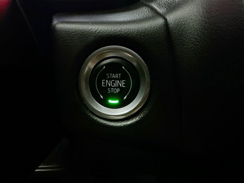 Used 2021 Chevrolet Suburban High Country w/ Premium Package image 28