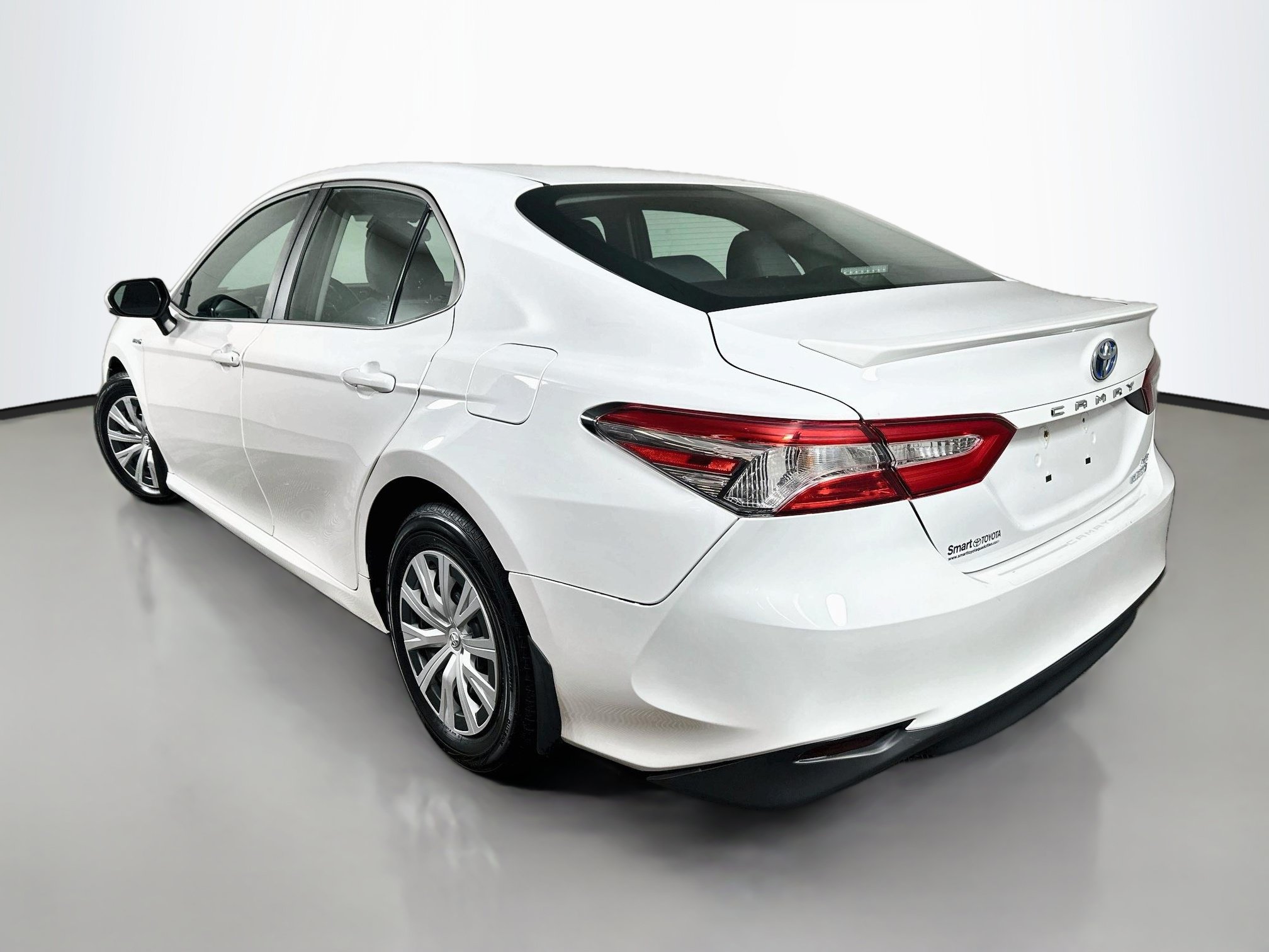 Used 2018 Toyota Camry LE FWD image 5