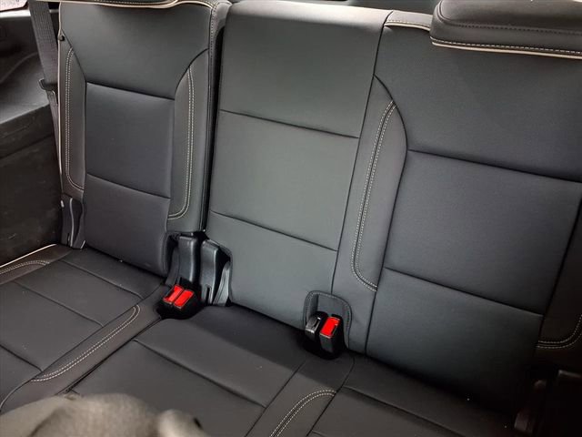 Used 2022 GMC Yukon SLT w/ SLT Premium Package image 8