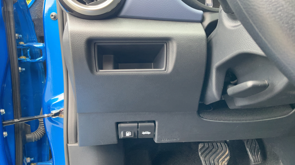Used 2024 Nissan Versa SV w/ Trunk Package FWD image 27