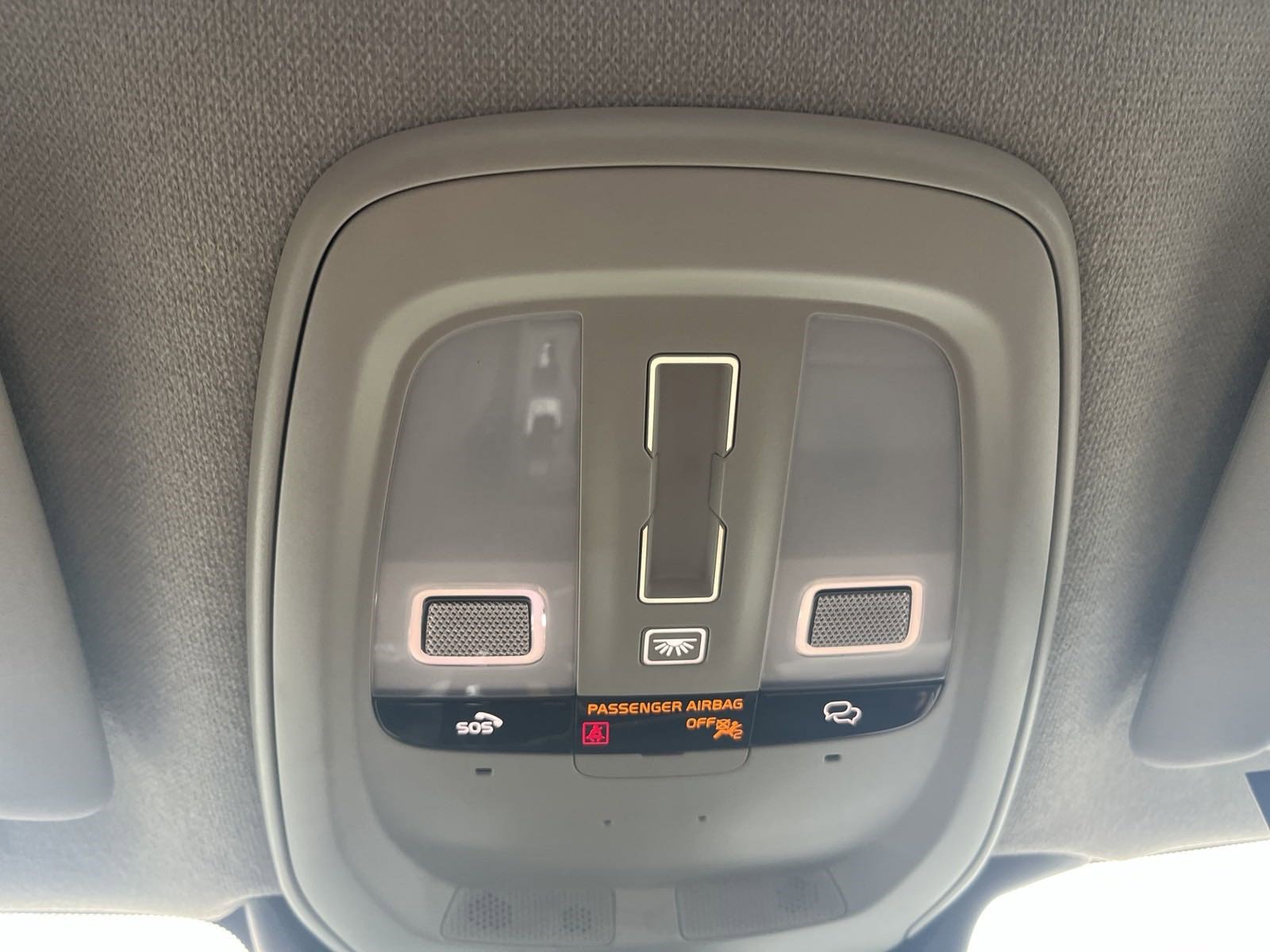 Certified 2025 Volvo XC40 B5 Core w/ Protection Package Premier image 29