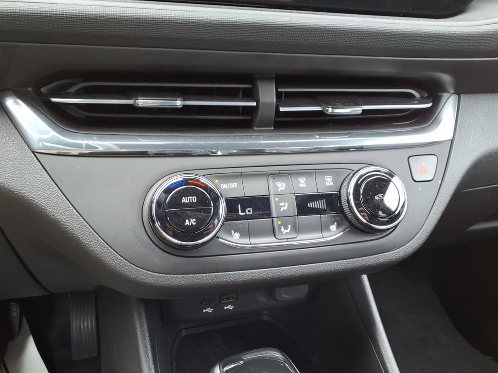 Certified 2025 Buick Envista Preferred w/ Convenience I Package FWD image 19