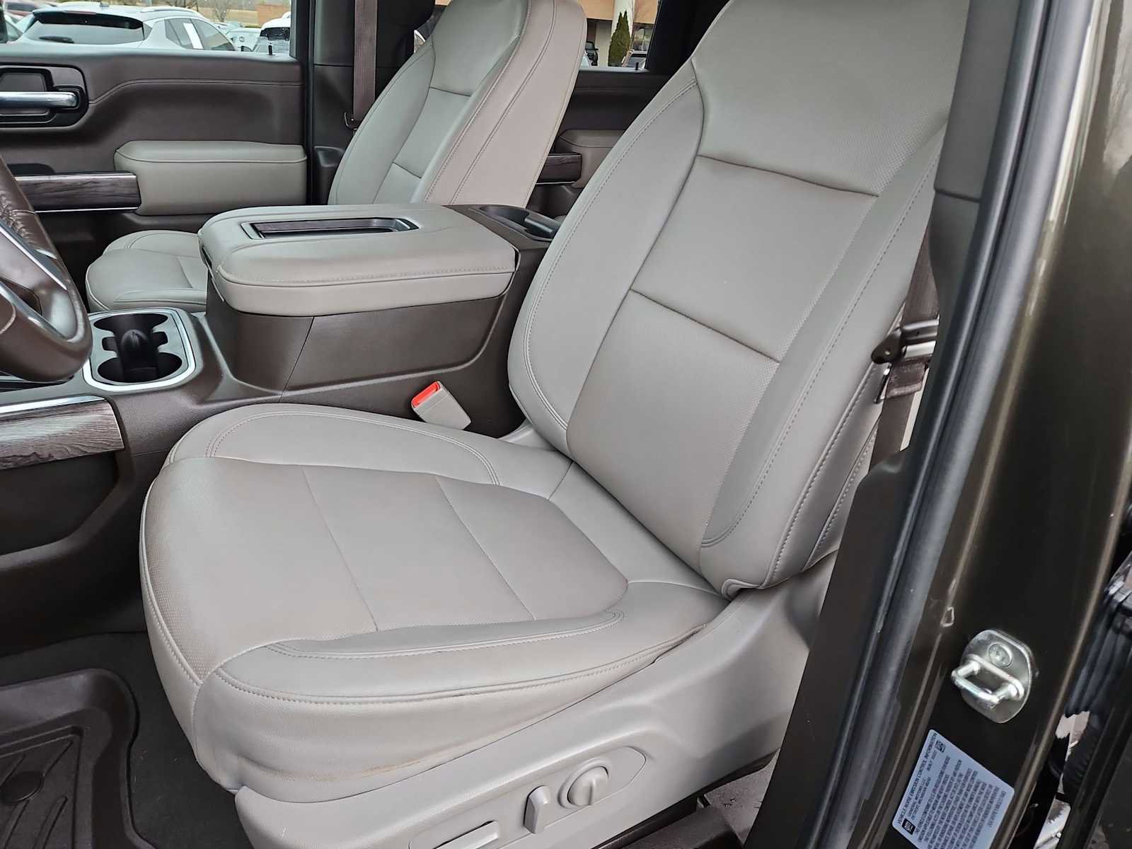 Used 2022 Chevrolet Silverado 2500 LTZ w/ LTZ Convenience Package image 17