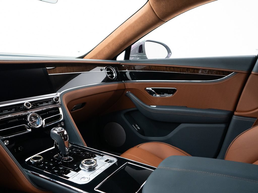 Certified 2022 Bentley Flying Spur V8 AWD/4WD image 30