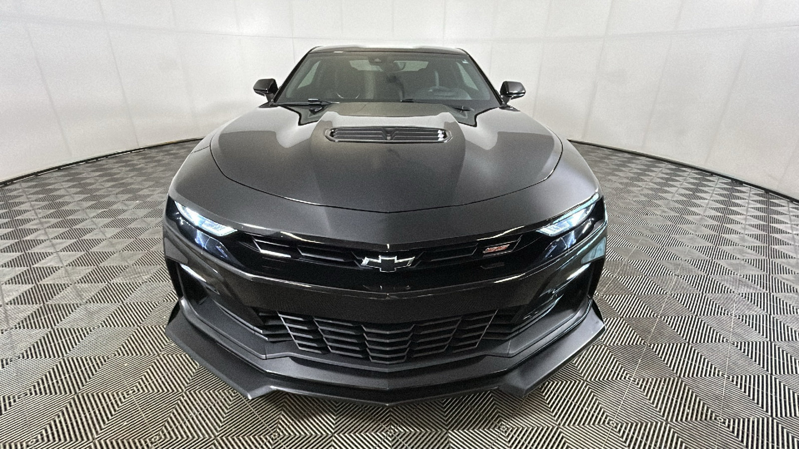 Used 2022 Chevrolet Camaro SS RWD image 8
