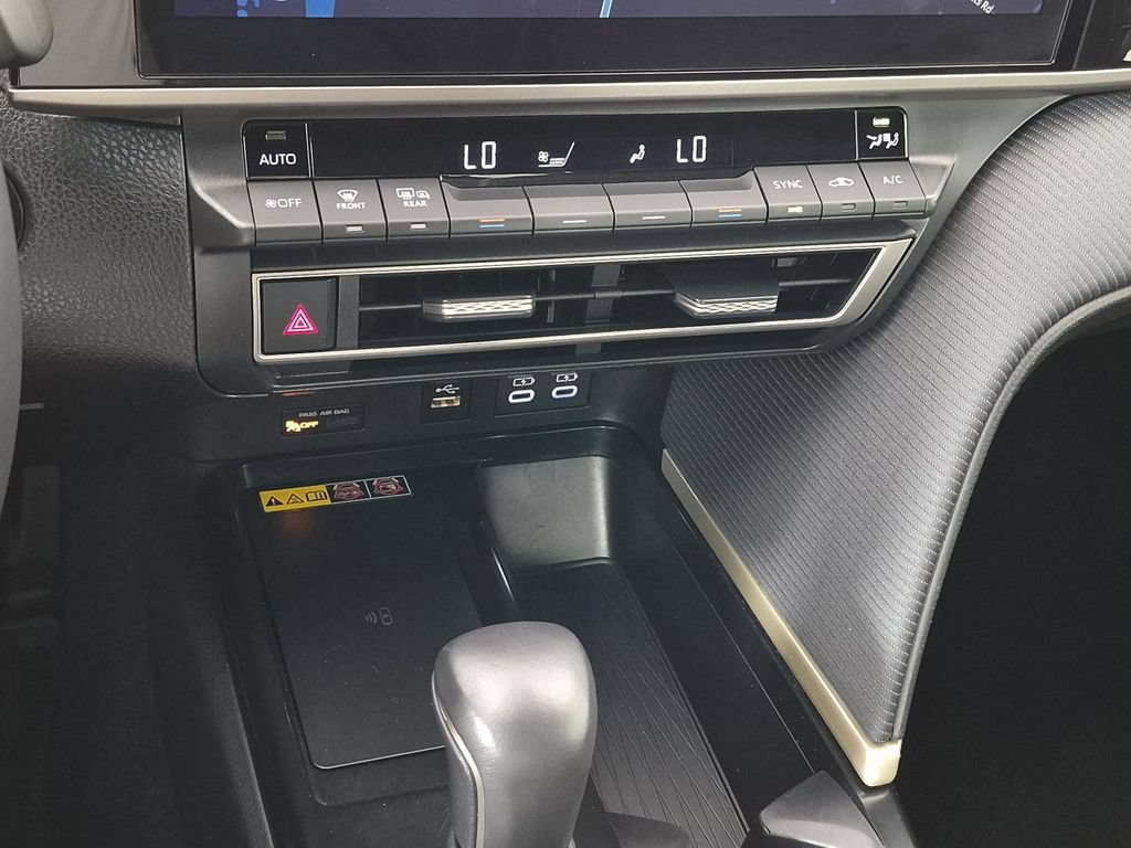 Used 2026 Toyota Camry SE w/ Multimedia Upgrade Package FWD image 27