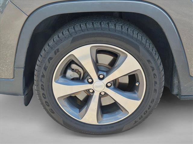 Used 2020 Jeep Cherokee Limited FWD image 10
