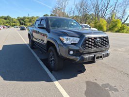 Used 2023 Toyota Tacoma SR5 w/ Technology Package AWD/4WD image 4