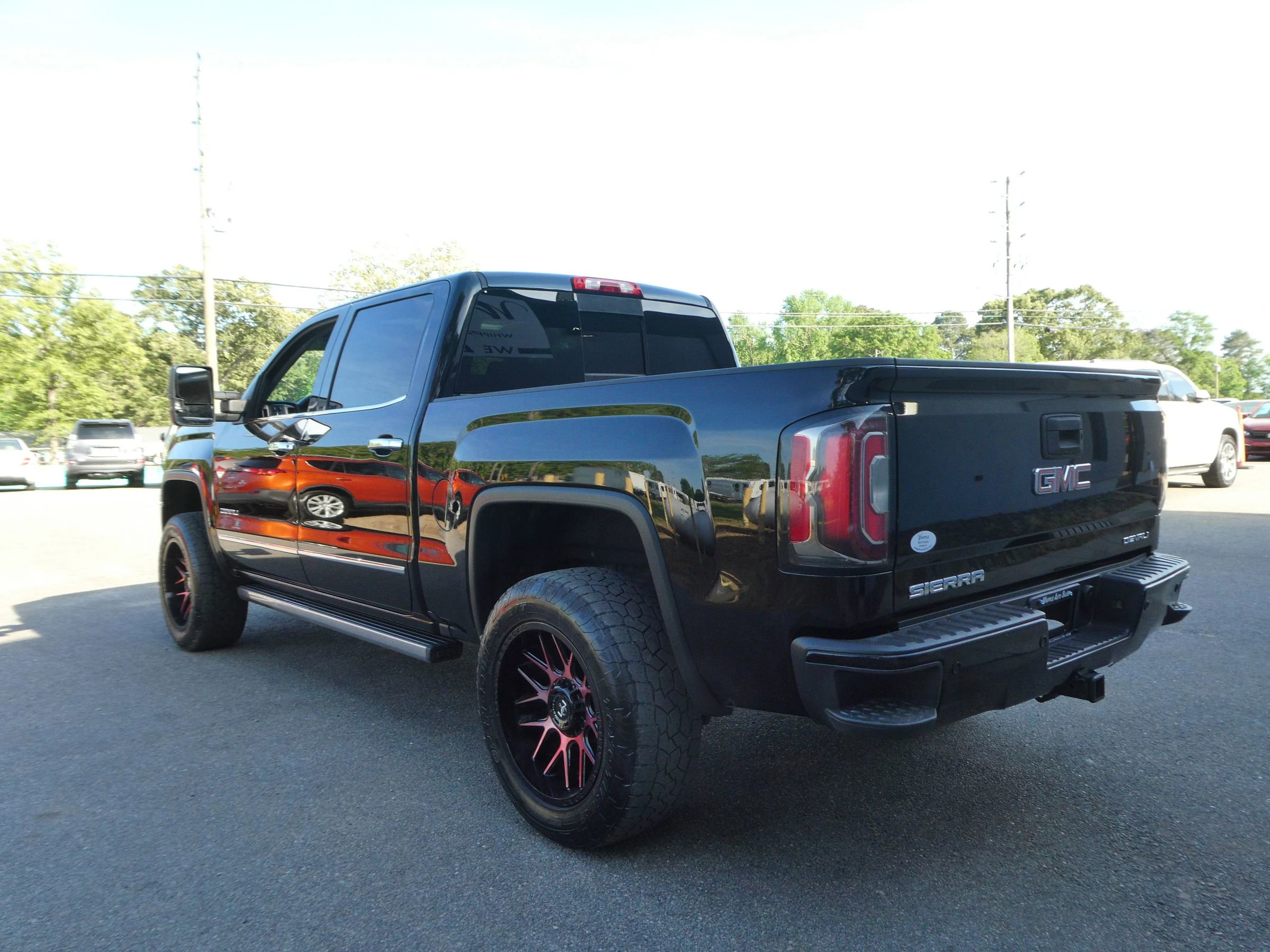 Used 2016 GMC Sierra 1500 Denali w/ Enhanced Driver Alert Package AWD/4WD image 8
