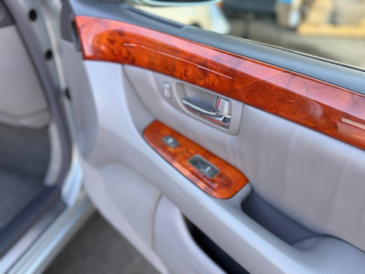 Used 2003 Lexus LS 430 RWD image 78
