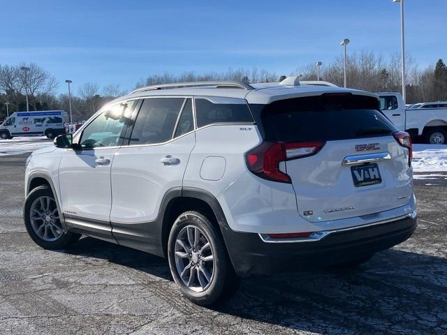 Used 2024 GMC Terrain SLT image 22