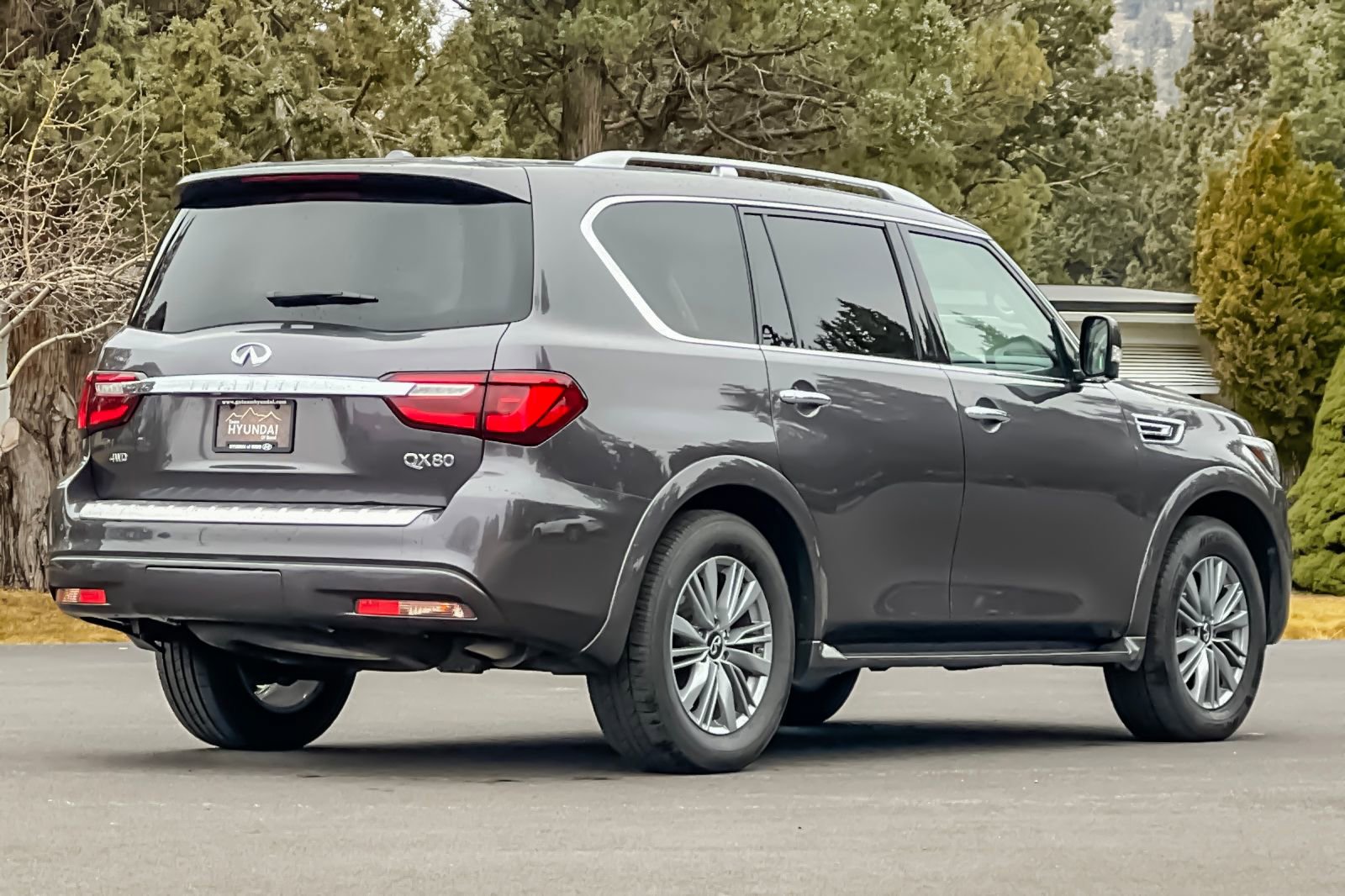 Used 2024 INFINITI QX80 Luxe video 4