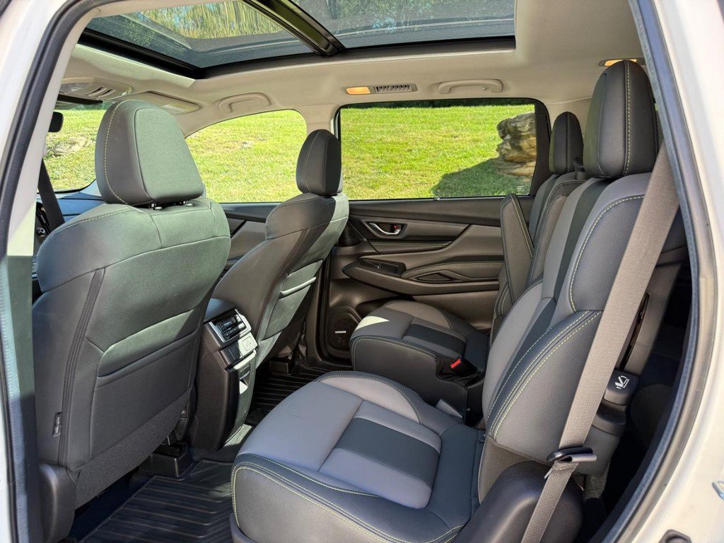 Used 2023 Subaru Ascent Onyx Edition Limited AWD/4WD image 8