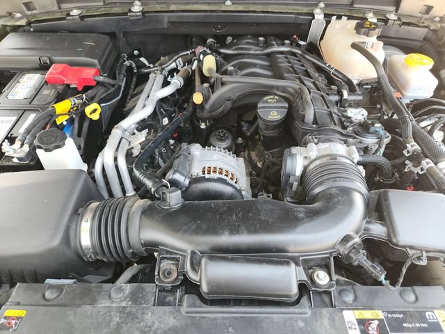 Used 2022 Jeep Wrangler Sport AWD/4WD image 32
