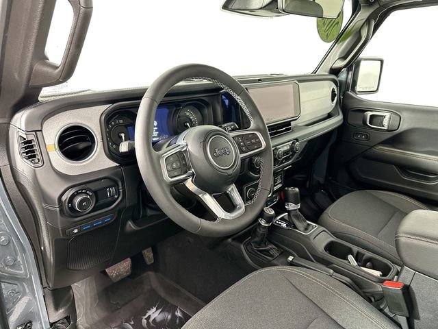 Used 2025 Jeep Wrangler Unlimited Sahara image 20