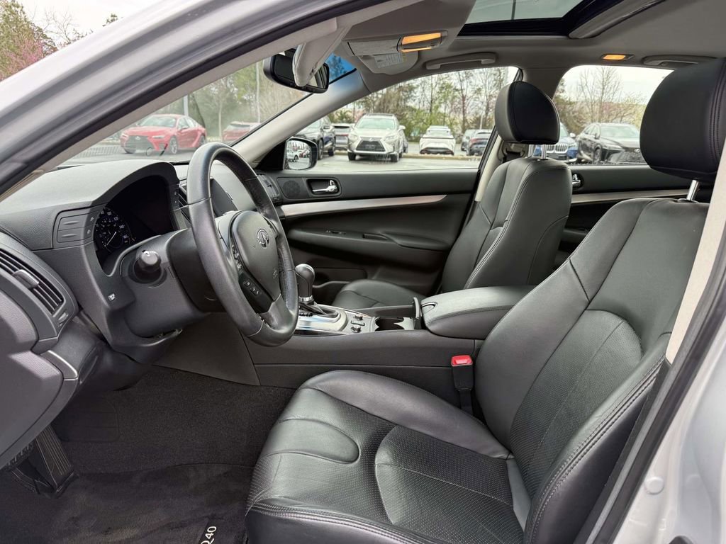 Used 2015 INFINITI Q40 AWD w/ Navigation Package image 13