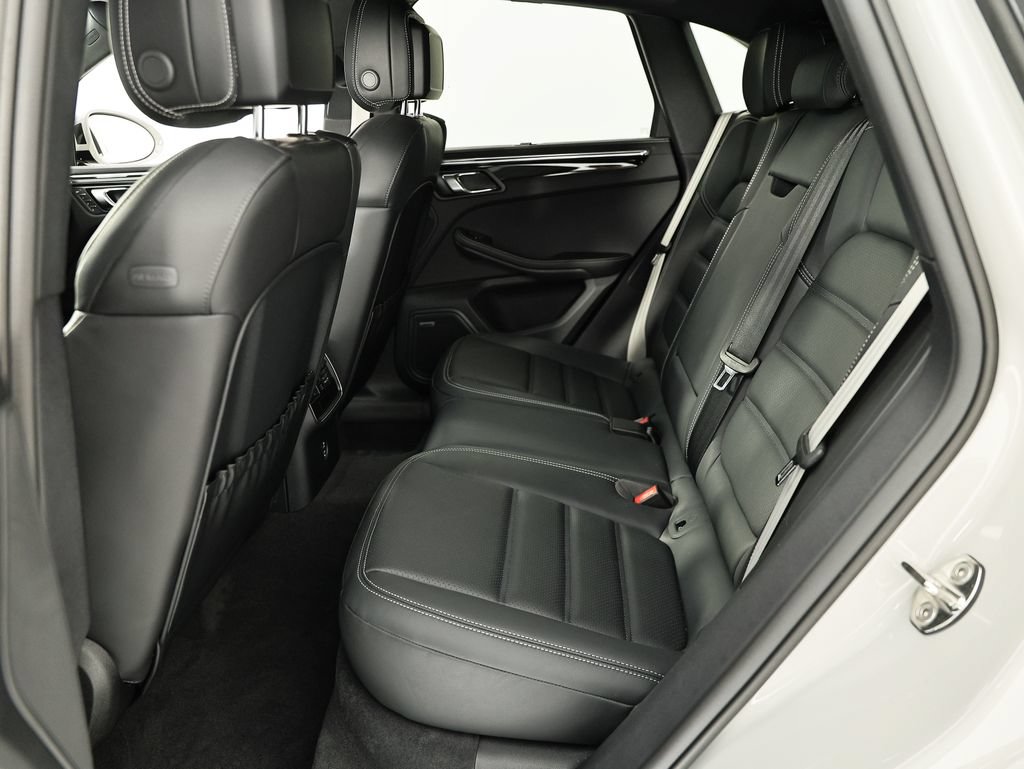 New 2026 Porsche Macan GTS AWD/4WD image 28