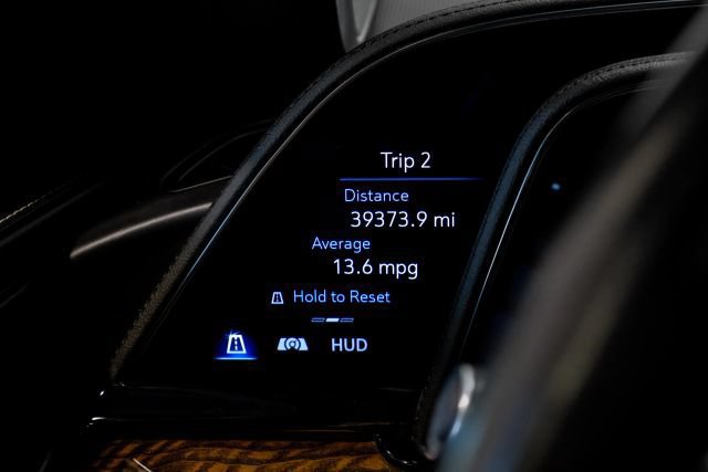 Used 2022 Cadillac Escalade ESV Sport Platinum w/ Heavy-Duty Trailer Package AWD/4WD image 42