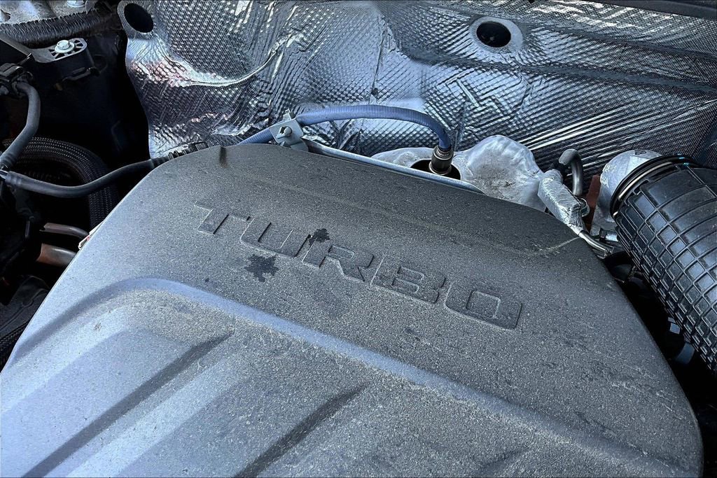 Used 2025 Chevrolet Trax LT FWD image 27