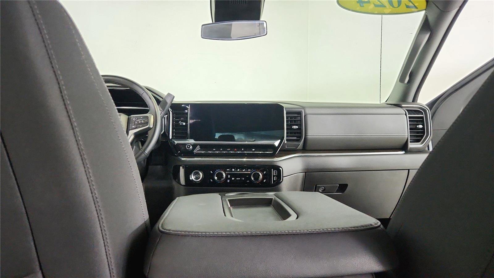 Used 2024 Chevrolet Silverado 1500 LT AWD/4WD image 13