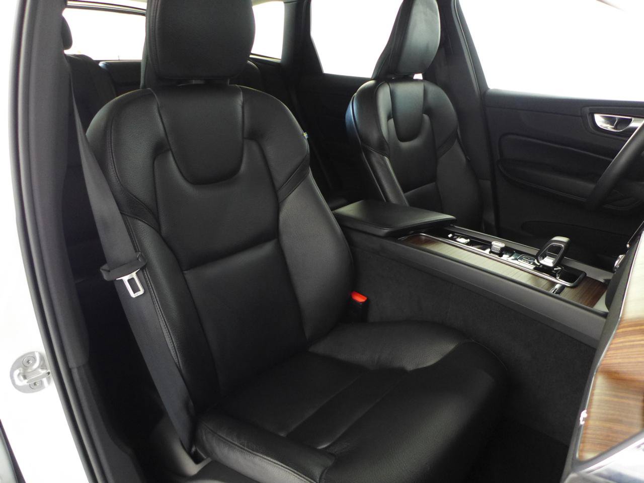 Used 2023 Volvo XC60 B5 Plus w/ Climate Package AWD/4WD image 43