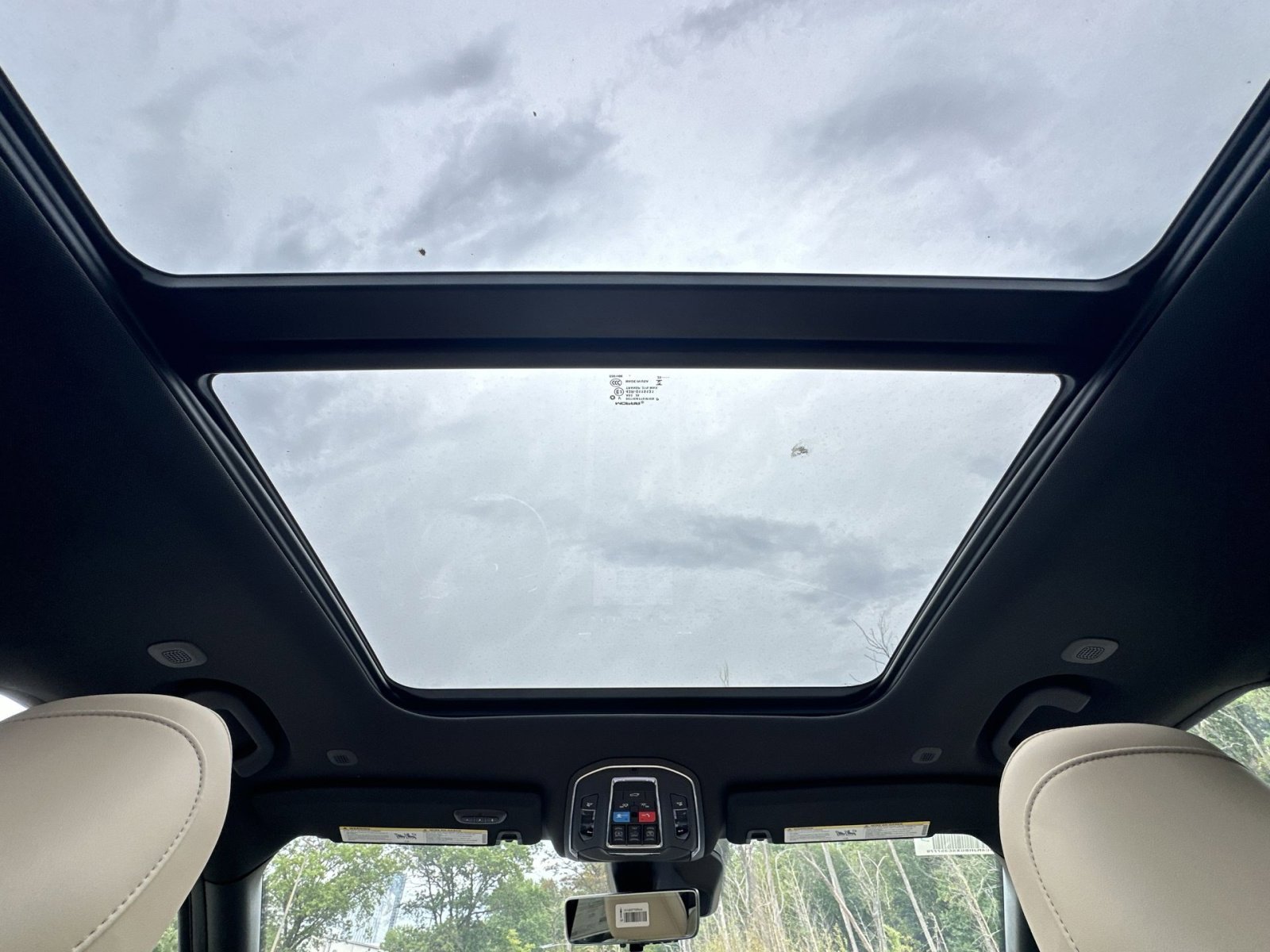 New 2025 Jeep Grand Cherokee Limited w/ Luxury Tech Group II image 24