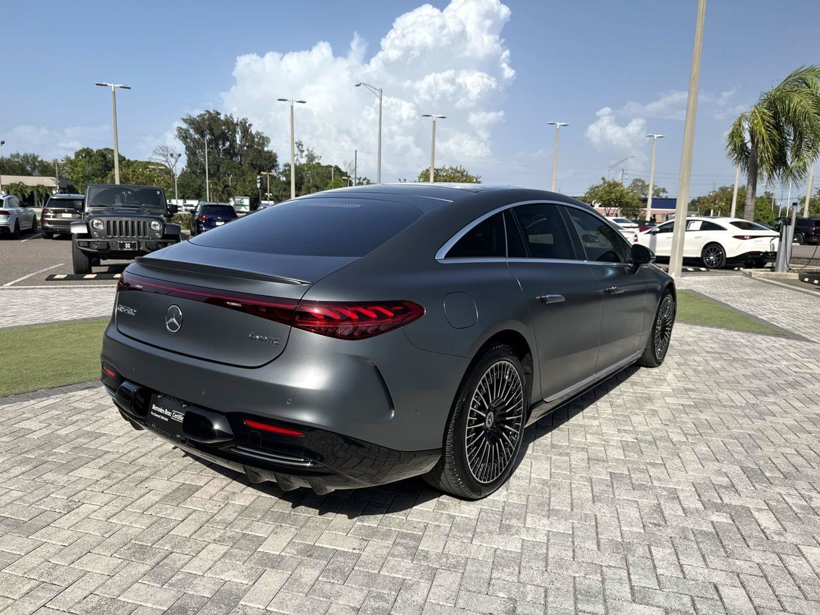 Used 2022 Mercedes-Benz EQS 580 4MATIC Sedan image 5
