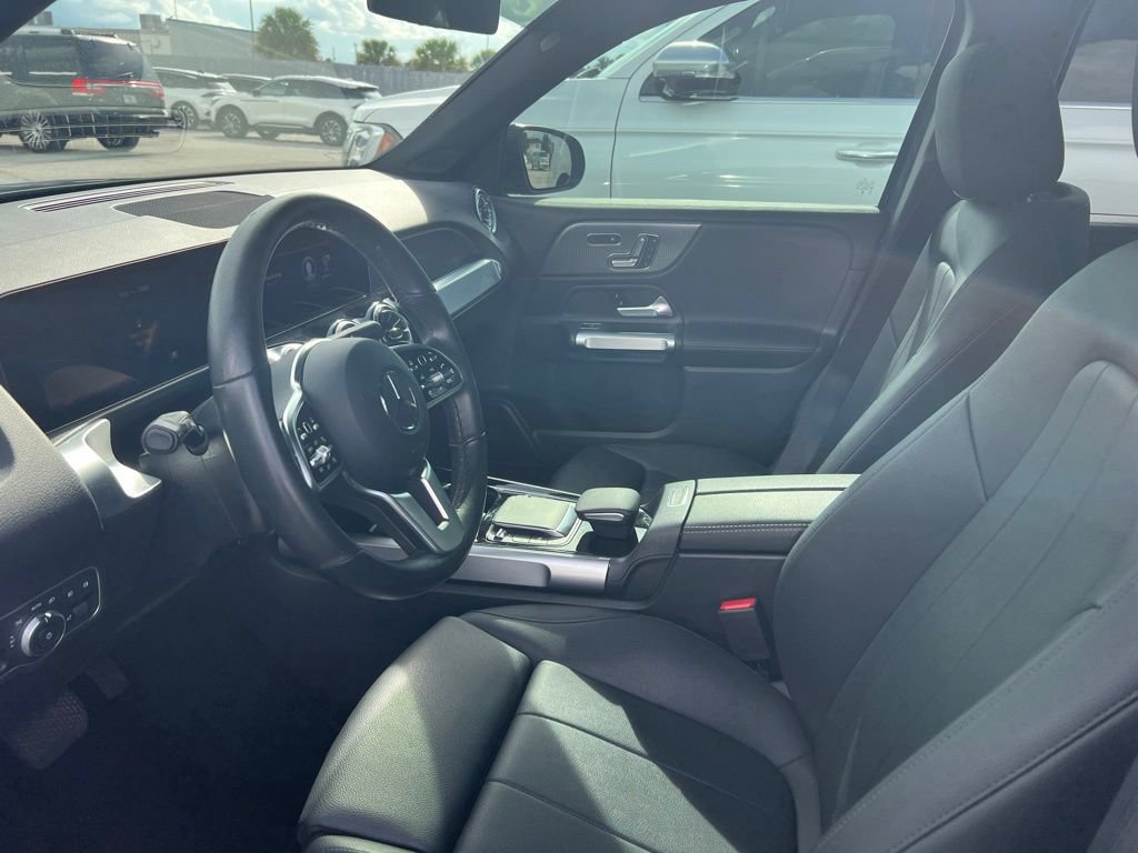 Used 2023 Mercedes-Benz GLB 250 4MATIC w/ Premium Package image 10