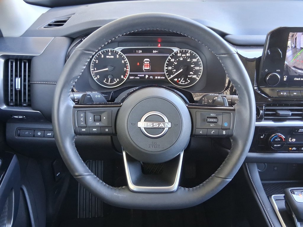 Used 2025 Nissan Pathfinder SL FWD image 10