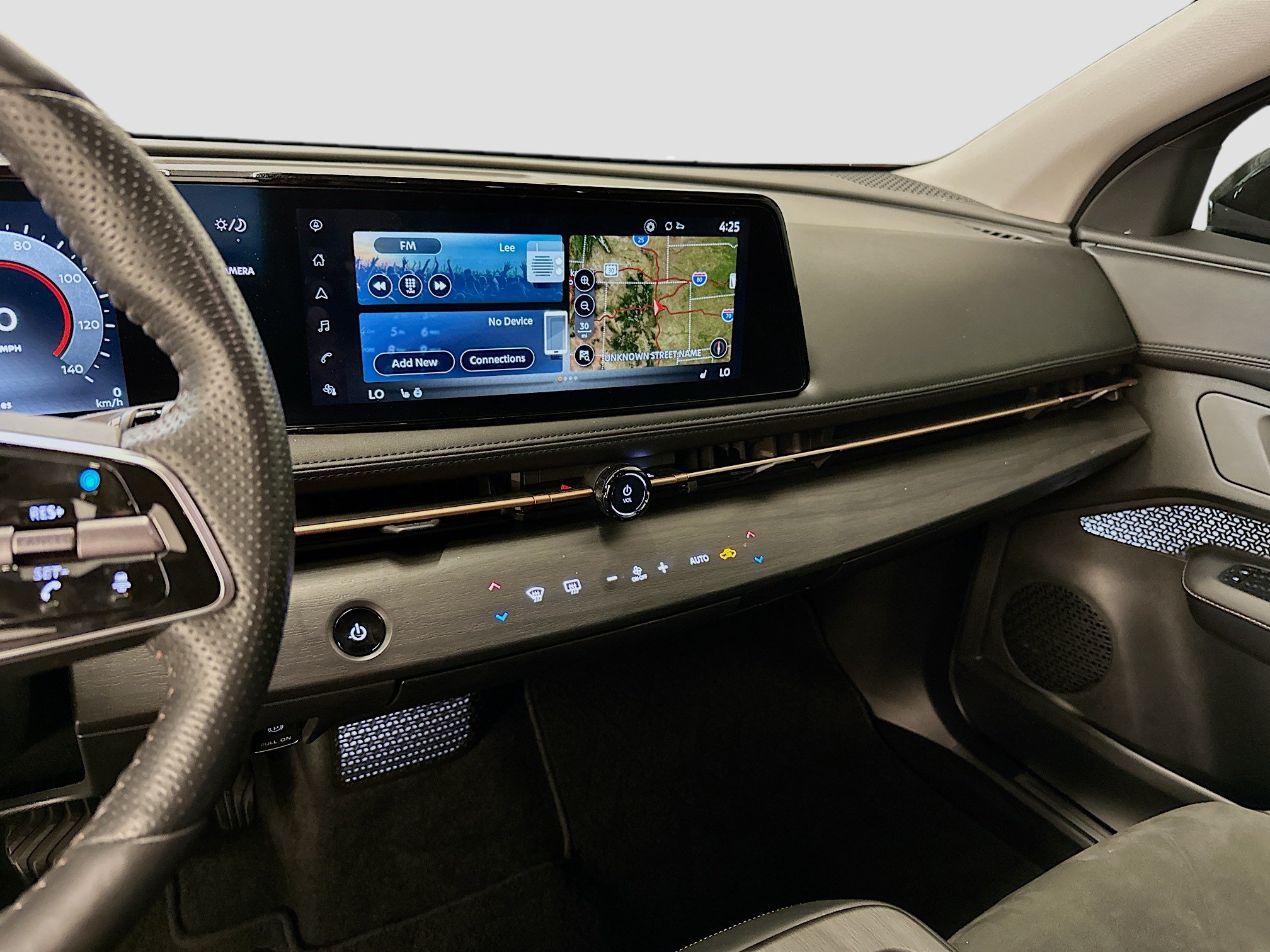 Used 2024 Nissan Ariya AWD image 26