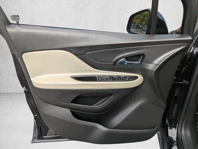 Used 2021 Buick Encore Preferred image 22