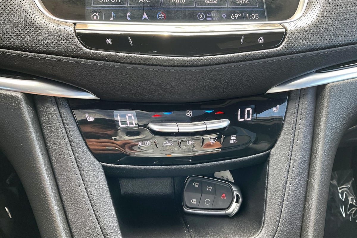 Used 2025 Cadillac XT5 Premium Luxury FWD image 30