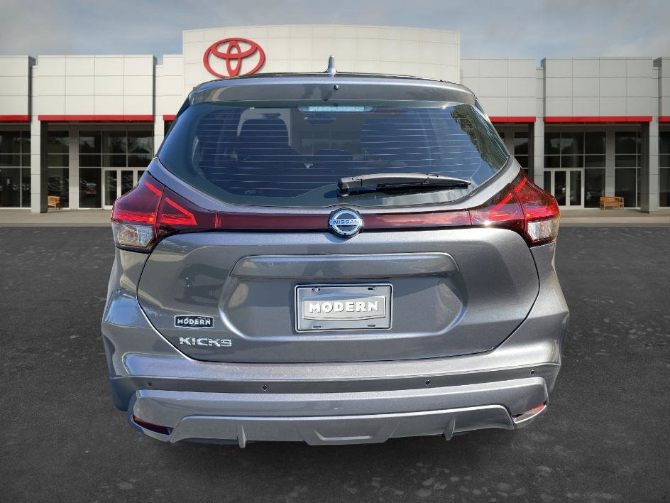 Used 2021 Nissan Kicks S FWD image 6