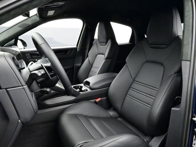 New 2026 Porsche Cayenne Turbo GT image 5