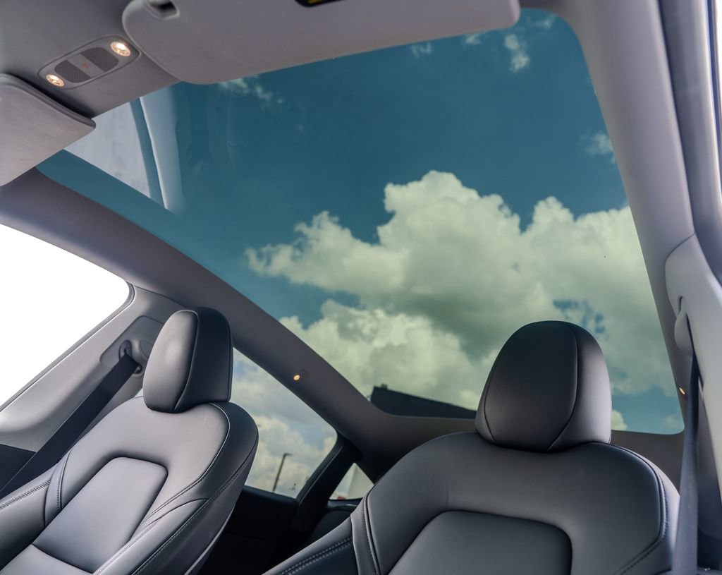 Used 2023 Tesla Model Y Long Range image 16